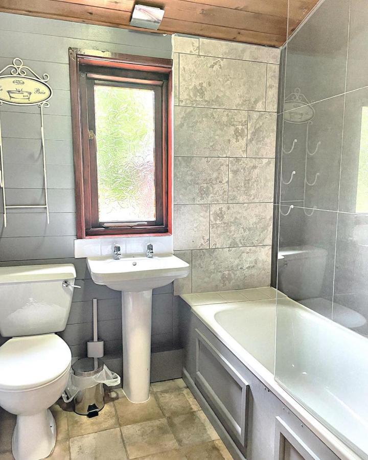 Magpie 2 Hot Tub Huntersmoon-Warminster-Longleat-Wiltshireヴィラ エクステリア 写真